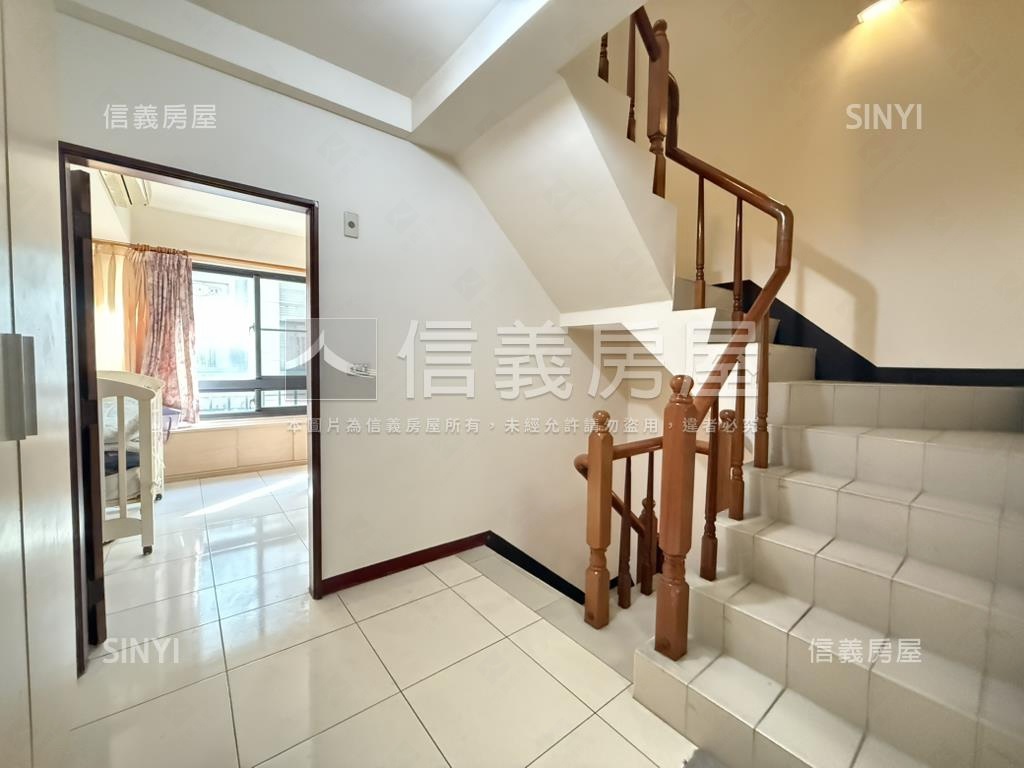 領袖天悅。中國醫雙車別墅房屋室內格局與周邊環境