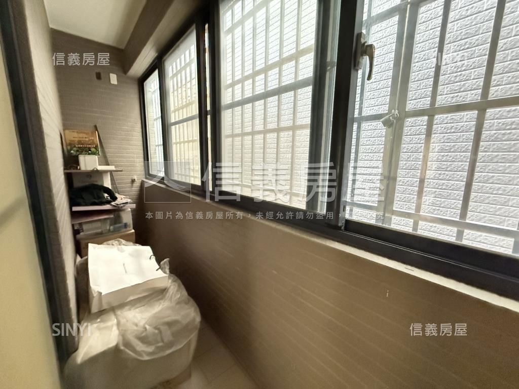 領袖天悅。中國醫雙車別墅房屋室內格局與周邊環境