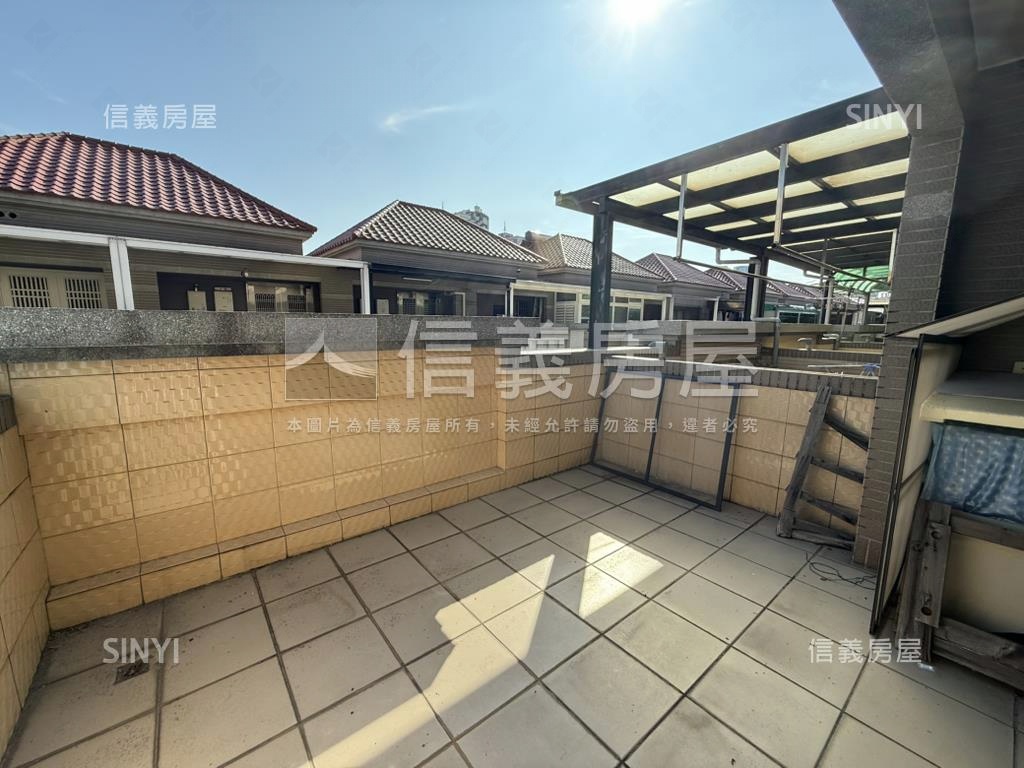 領袖天悅。中國醫雙車別墅房屋室內格局與周邊環境