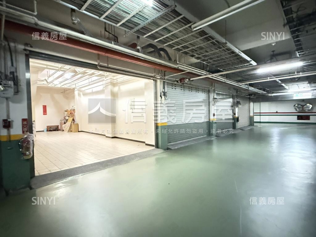 領袖天悅。中國醫雙車別墅房屋室內格局與周邊環境