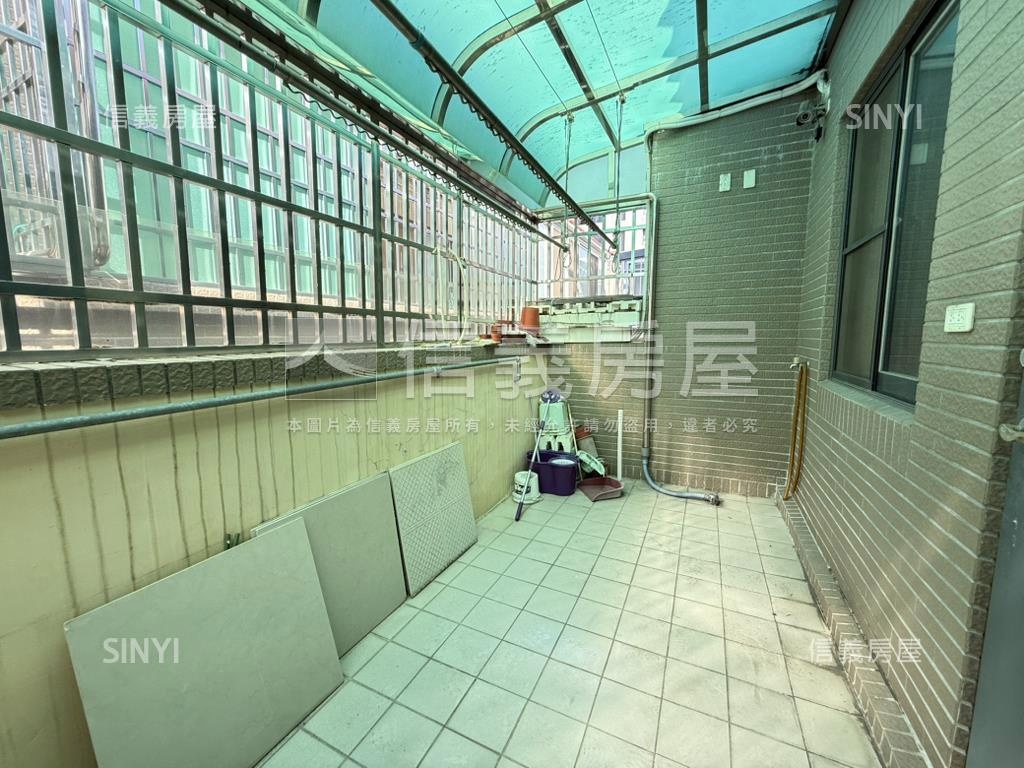 領袖天悅。中國醫雙車別墅房屋室內格局與周邊環境