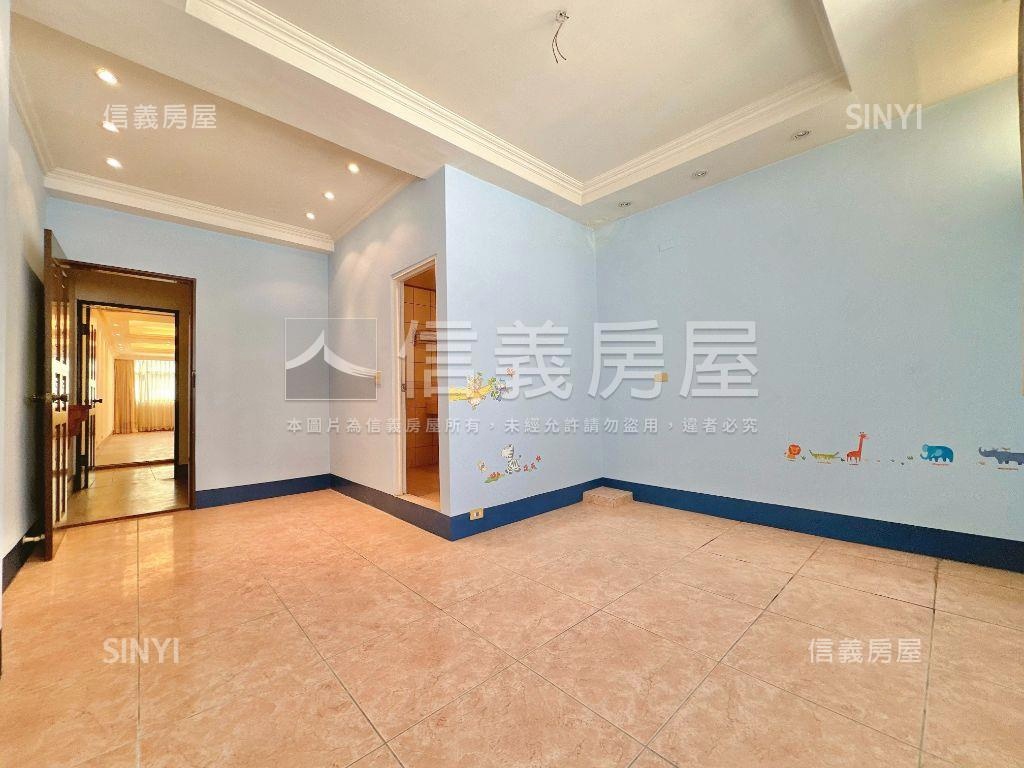 ☆正中興路二段燙金透店★房屋室內格局與周邊環境