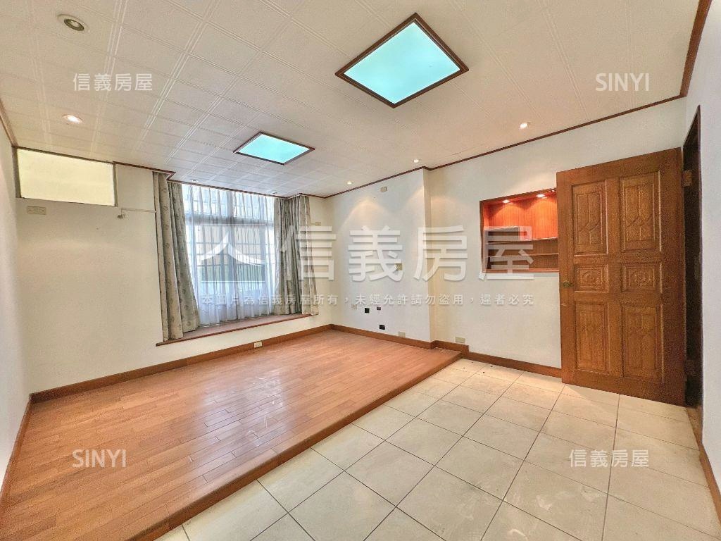 ☆正中興路二段燙金透店★房屋室內格局與周邊環境