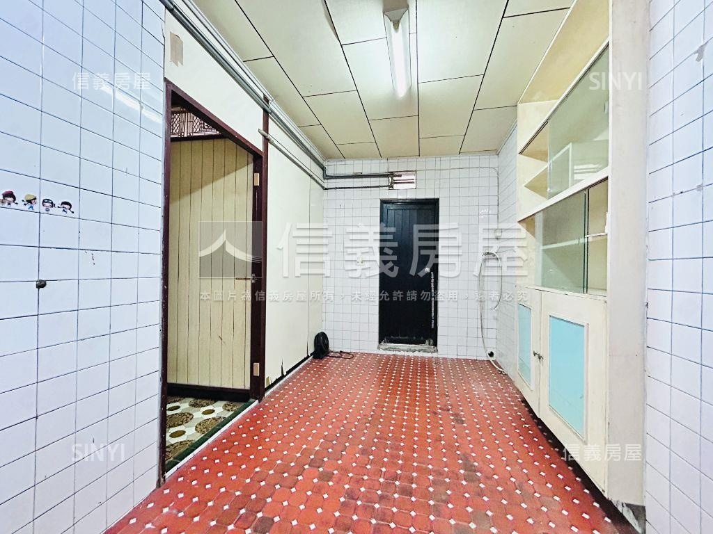 迪化優質低總四樓頂加房屋室內格局與周邊環境