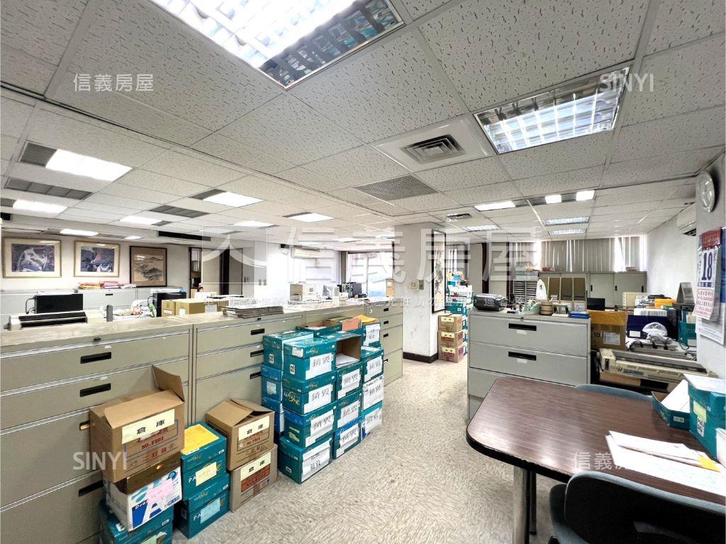 附中學區邊間採光辦公房屋室內格局與周邊環境