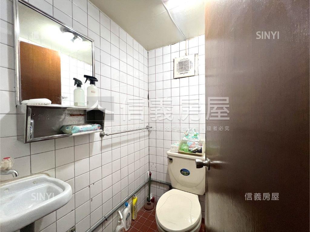 附中學區邊間採光辦公房屋室內格局與周邊環境