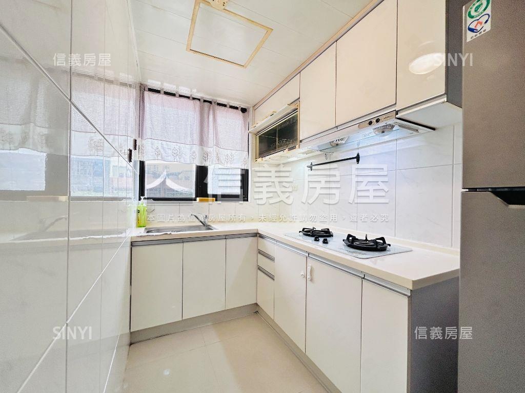 輝煌世紀二房平面車位房屋室內格局與周邊環境