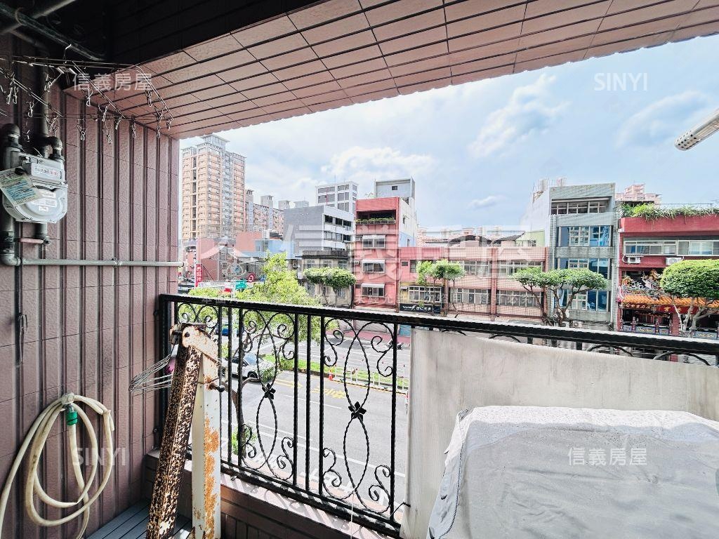 輝煌世紀二房平面車位房屋室內格局與周邊環境