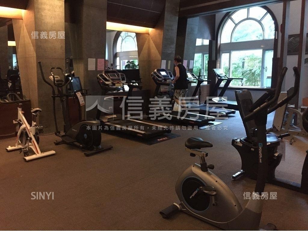 近央北具潛力湯泉金店面房屋室內格局與周邊環境