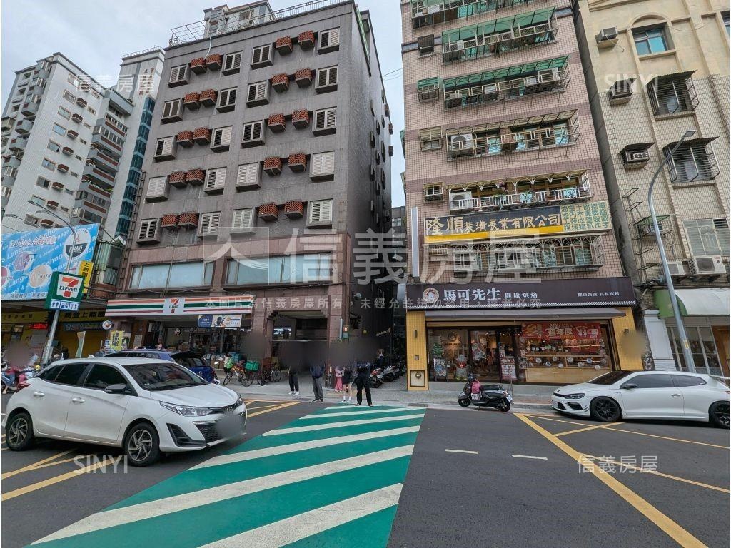 碧華國小校門人潮金店房屋室內格局與周邊環境