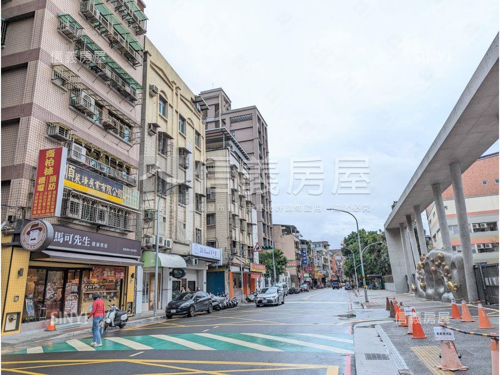 碧華國小校門人潮金店房屋室內格局與周邊環境