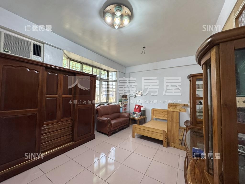 觀音工業區第一排透天店面房屋室內格局與周邊環境