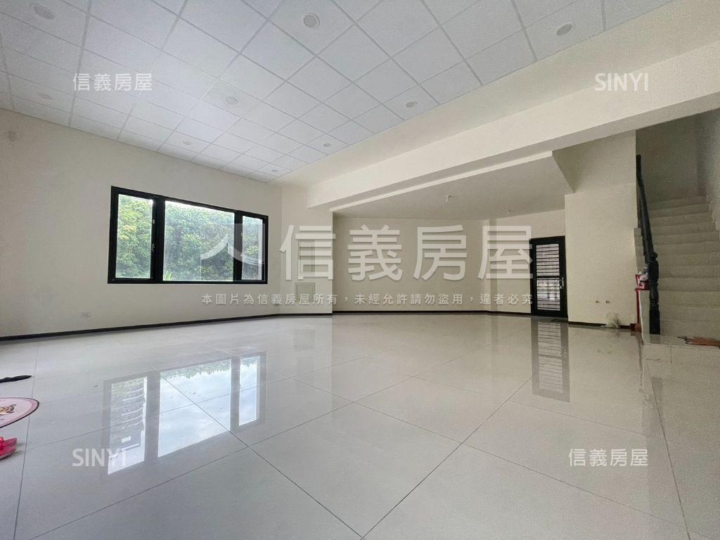 近體育園區龍慈路裝潢店面房屋室內格局與周邊環境