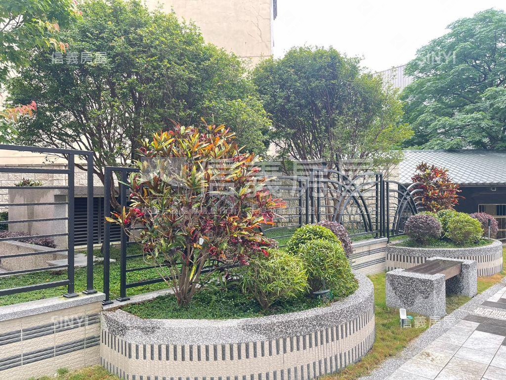 近體育園區龍慈路裝潢店面房屋室內格局與周邊環境