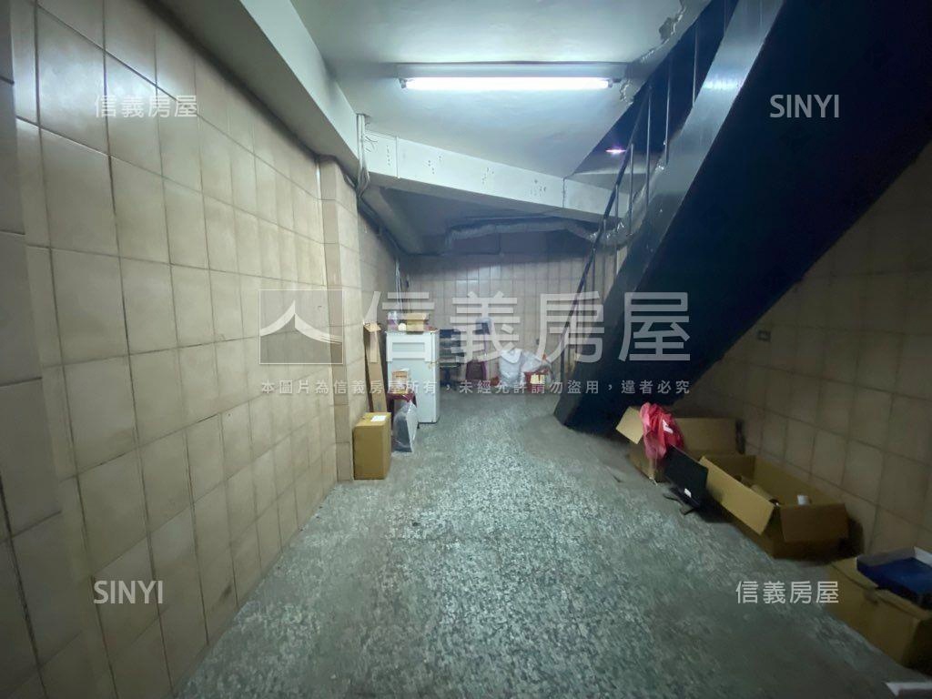 正三民路黃金店面房屋室內格局與周邊環境