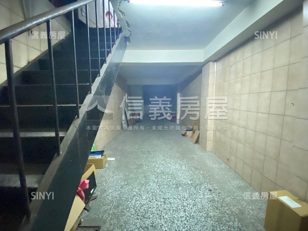 正三民路黃金店面房屋室內格局與周邊環境