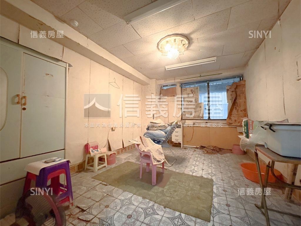 和春香檳需整理套房房屋室內格局與周邊環境