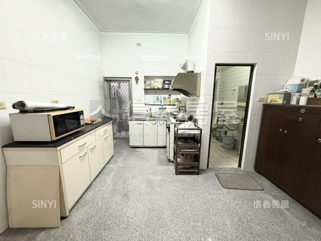市區稀有近愛河透天房屋室內格局與周邊環境