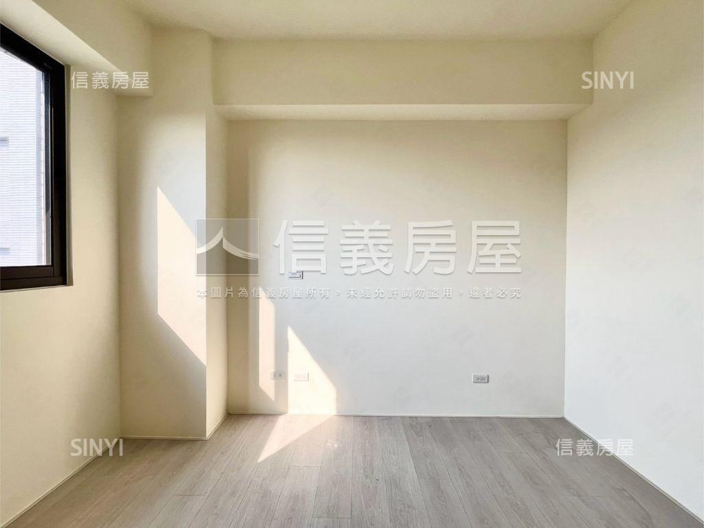 修平科大旁電梯別墅房屋室內格局與周邊環境