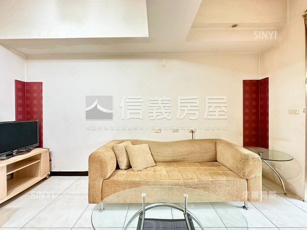 捷運星光大道電梯一房房屋室內格局與周邊環境