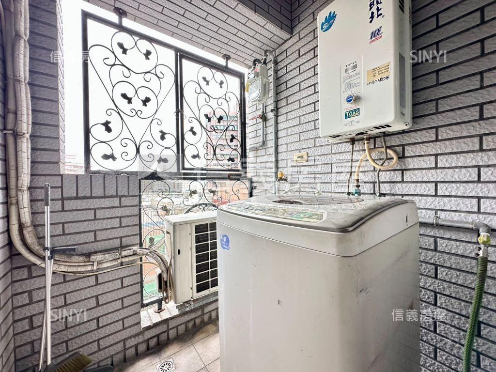 捷運星光大道電梯一房房屋室內格局與周邊環境