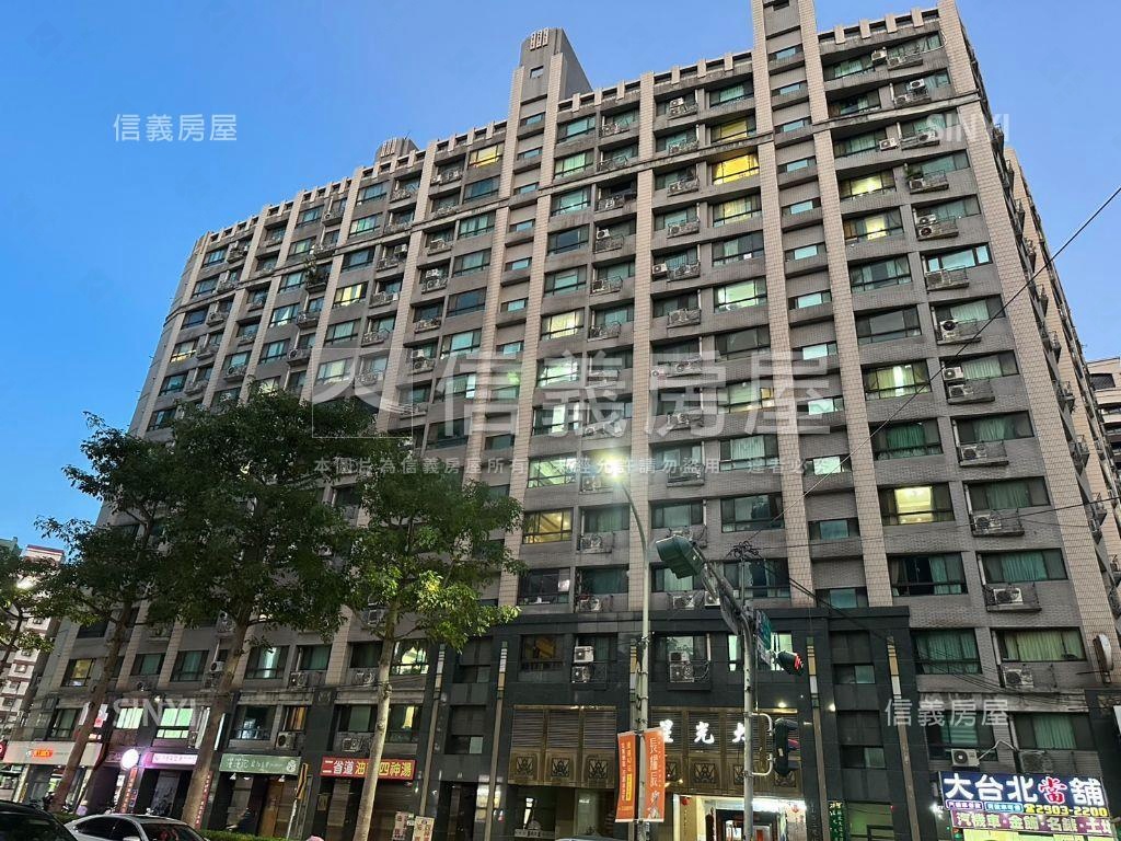 捷運星光大道電梯一房房屋室內格局與周邊環境