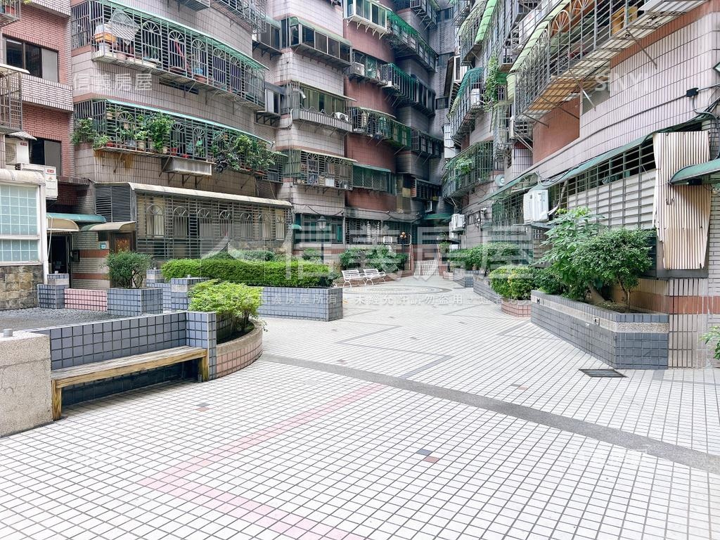 大鎮江山兩房房屋室內格局與周邊環境