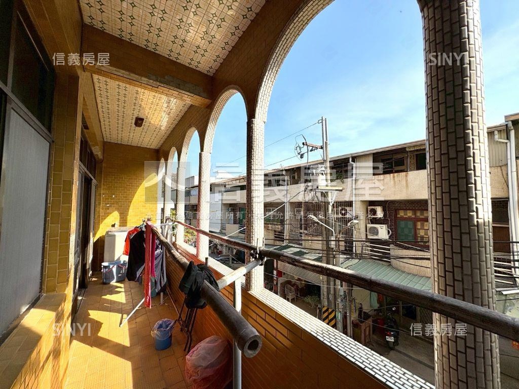 灣裡前後臨路面寬透天房屋室內格局與周邊環境