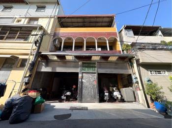 寬約７．８米前後臨路透天