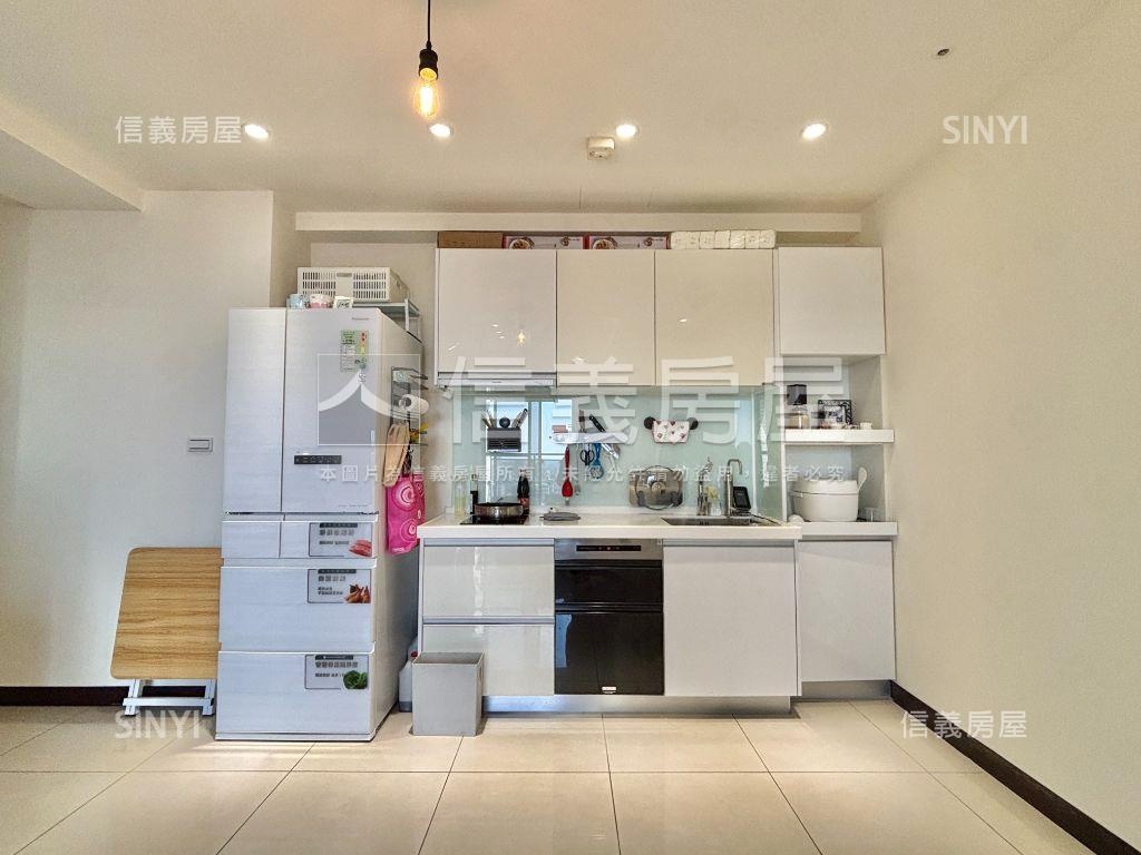 康橋面河畔美２房獨立車位房屋室內格局與周邊環境