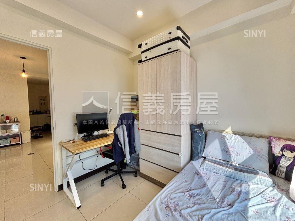 康橋面河畔美２房獨立車位房屋室內格局與周邊環境