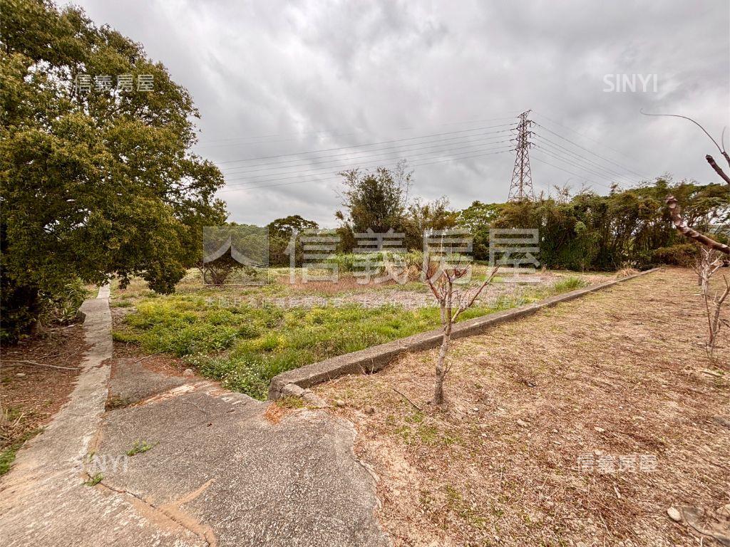 新埔休閒地。大面寬平坦房屋室內格局與周邊環境