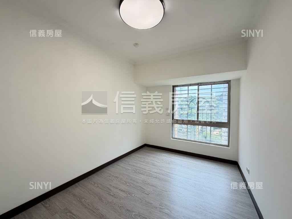 東方桂冠明亮三房房屋室內格局與周邊環境