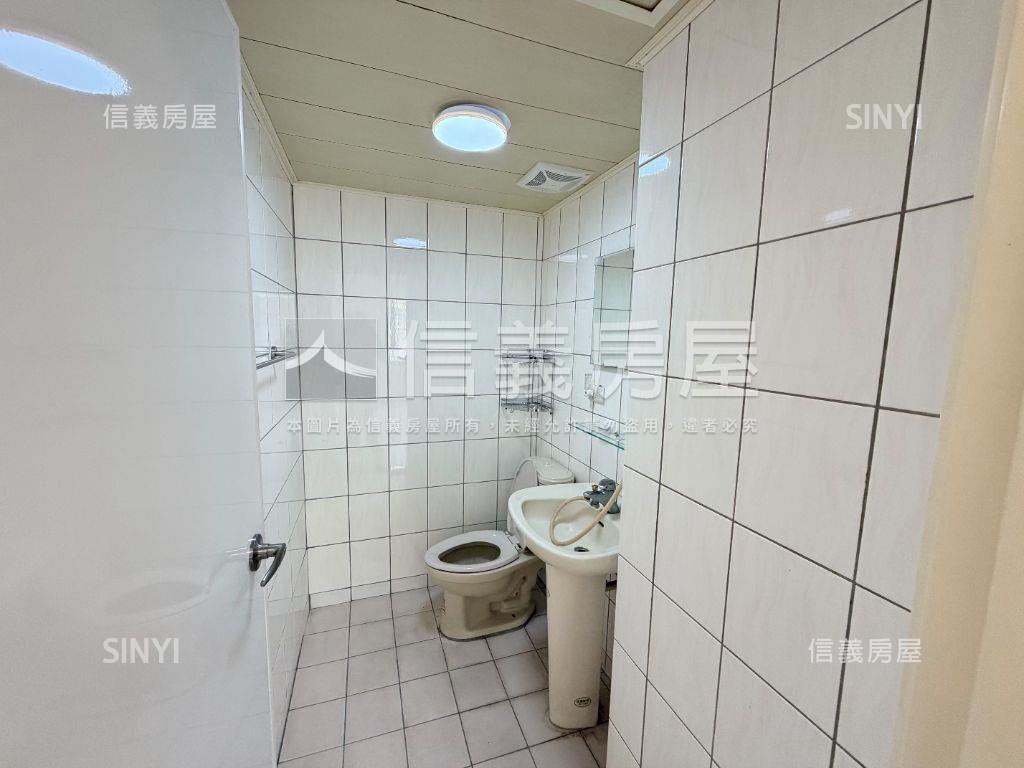 東方桂冠明亮三房房屋室內格局與周邊環境
