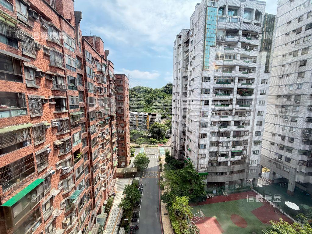 東方桂冠明亮三房房屋室內格局與周邊環境