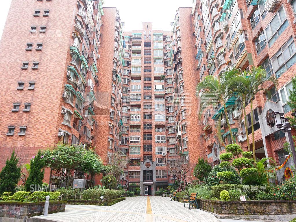 東方桂冠明亮三房房屋室內格局與周邊環境
