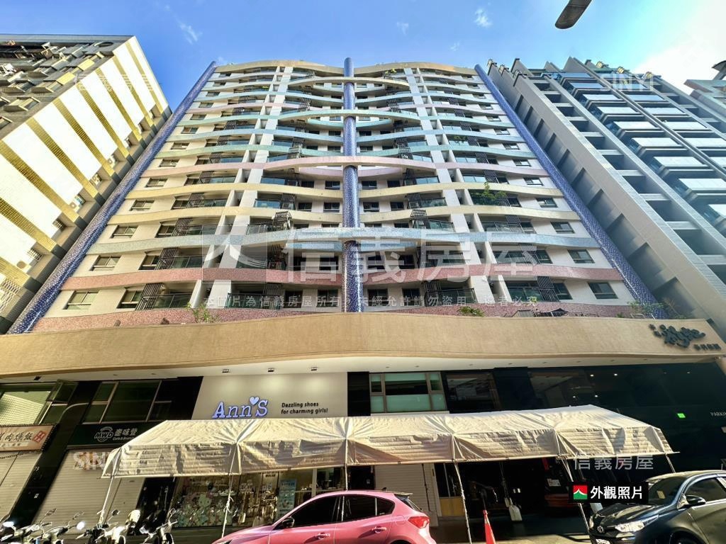 巨蛋泰暘彩虹三房車位房屋室內格局與周邊環境