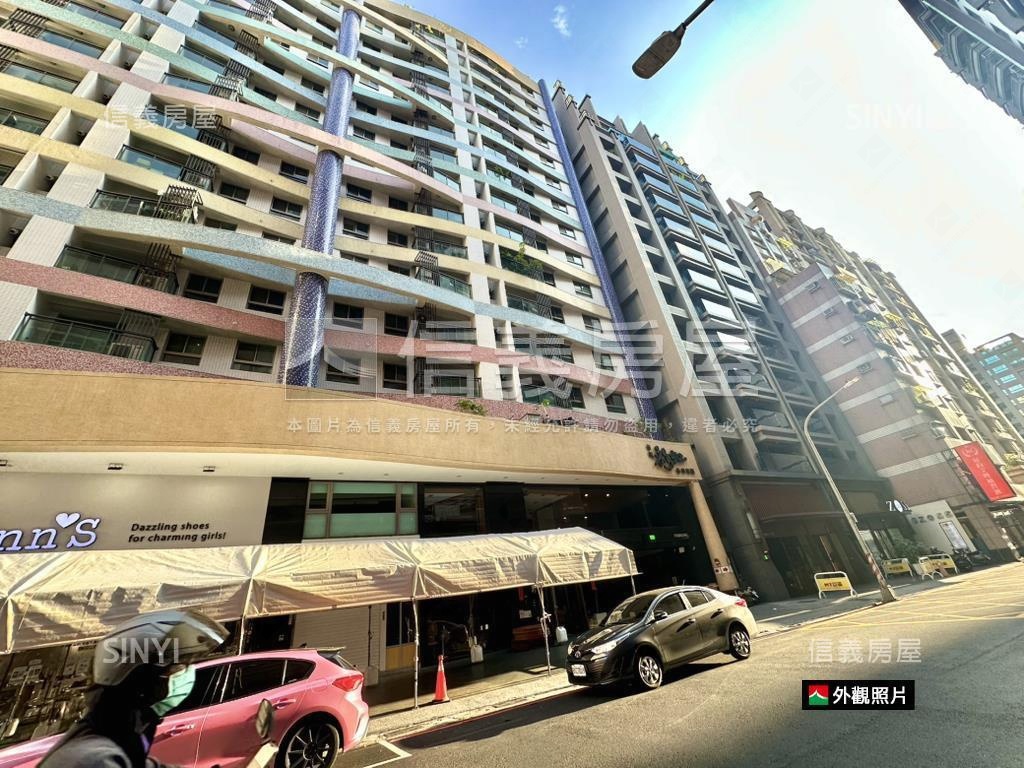 巨蛋泰暘彩虹三房車位房屋室內格局與周邊環境