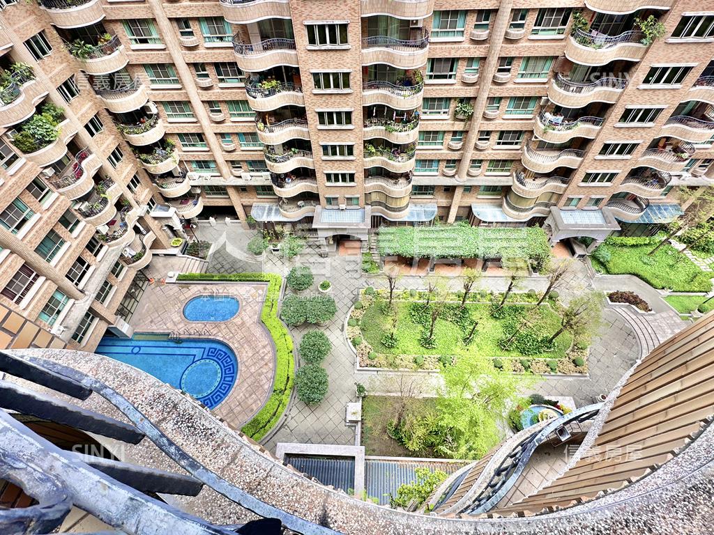 巨蛋✨京城之星亮四房平車房屋室內格局與周邊環境