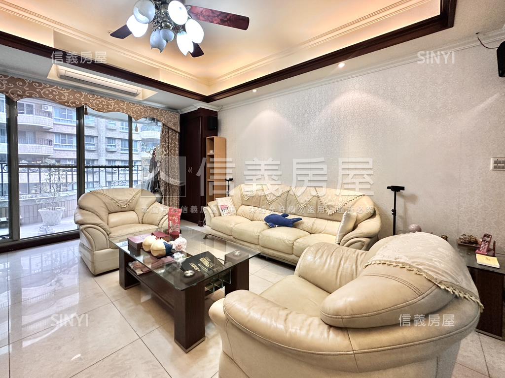 巨蛋✨京城之星亮四房平車房屋室內格局與周邊環境