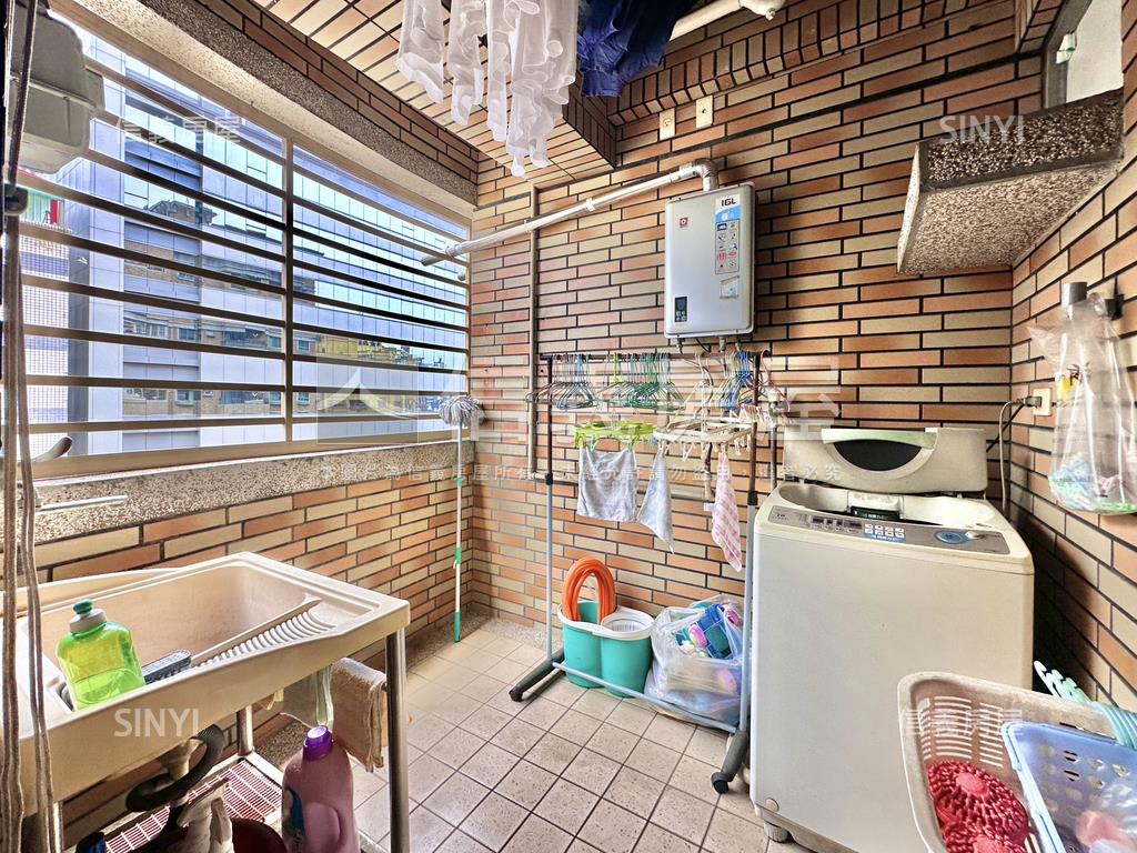 巨蛋✨京城之星亮四房平車房屋室內格局與周邊環境