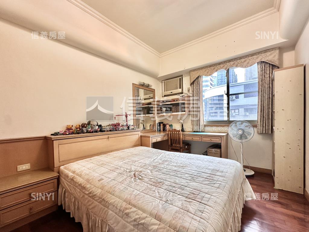 巨蛋✨京城之星亮四房平車房屋室內格局與周邊環境