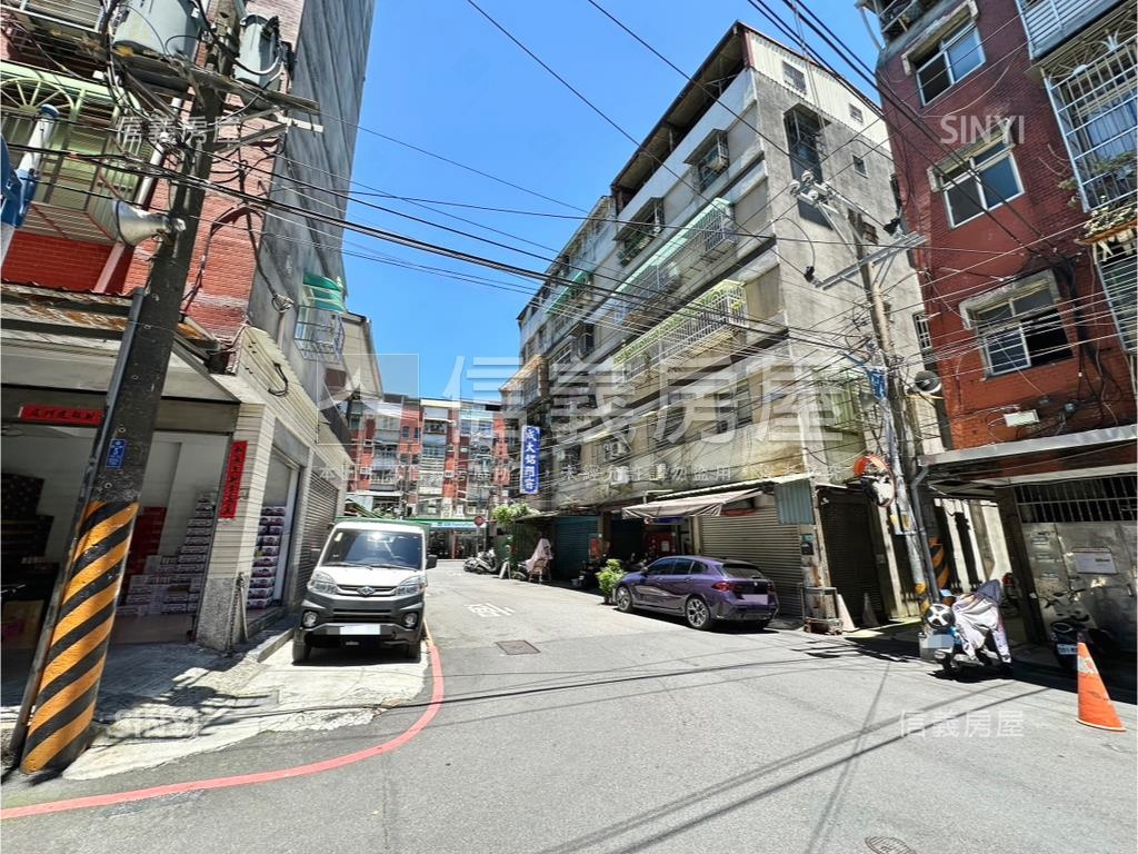 未來萬大ＬＧ０８黃金三樓房屋室內格局與周邊環境