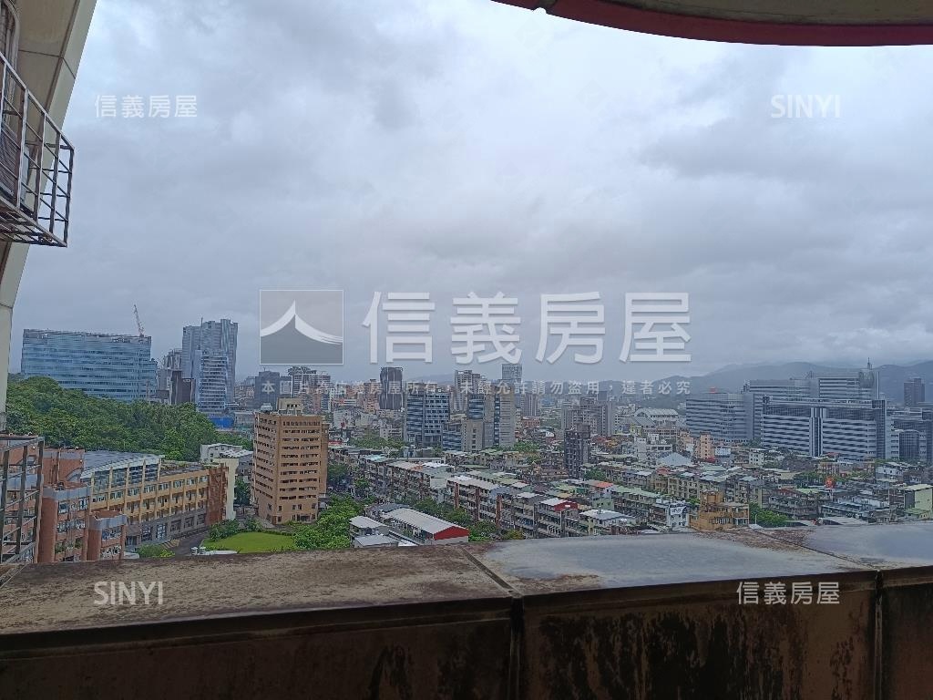 專任～南港展覽館鼎峰四房房屋室內格局與周邊環境