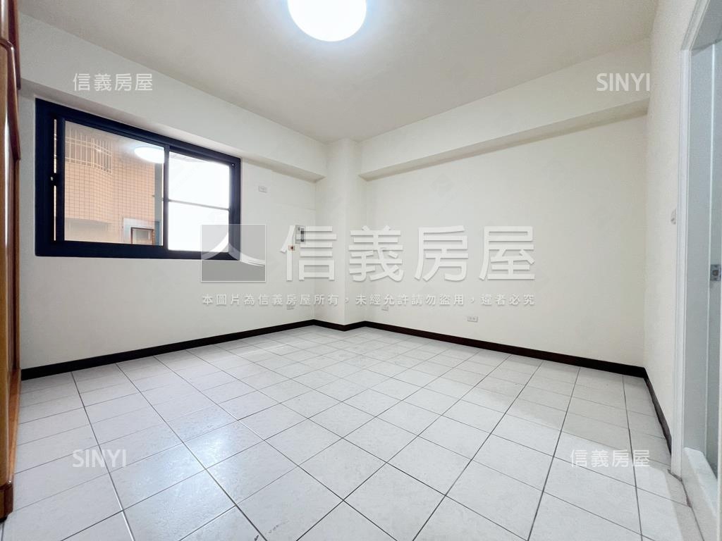 凌翔學府四房平車房屋室內格局與周邊環境