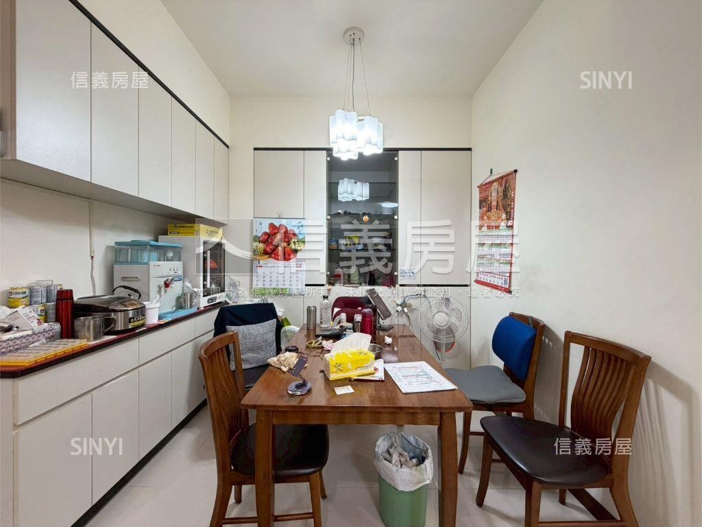 英倫雙星精美三房房屋室內格局與周邊環境