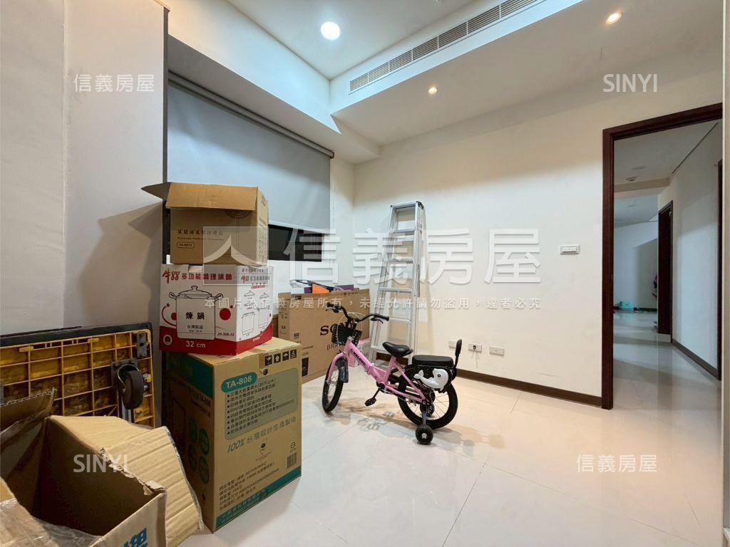 英倫雙星精美三房房屋室內格局與周邊環境