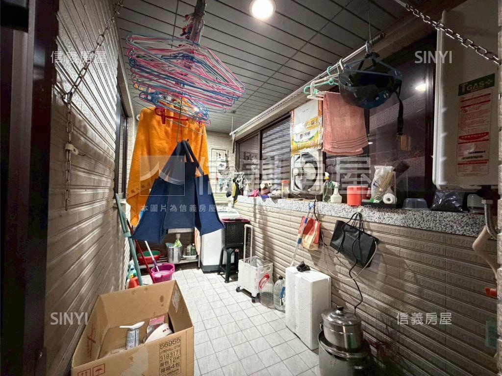 英倫雙星精美三房房屋室內格局與周邊環境