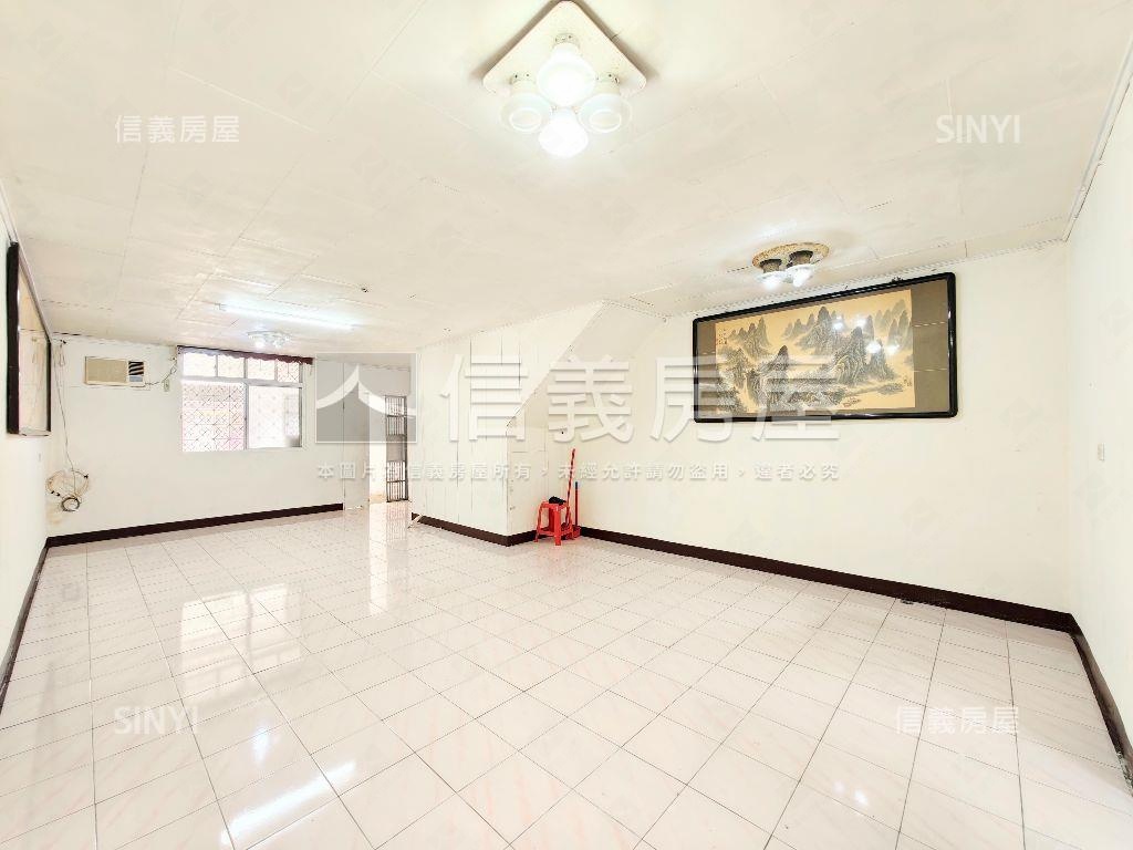 近八擴便宜透天房屋室內格局與周邊環境
