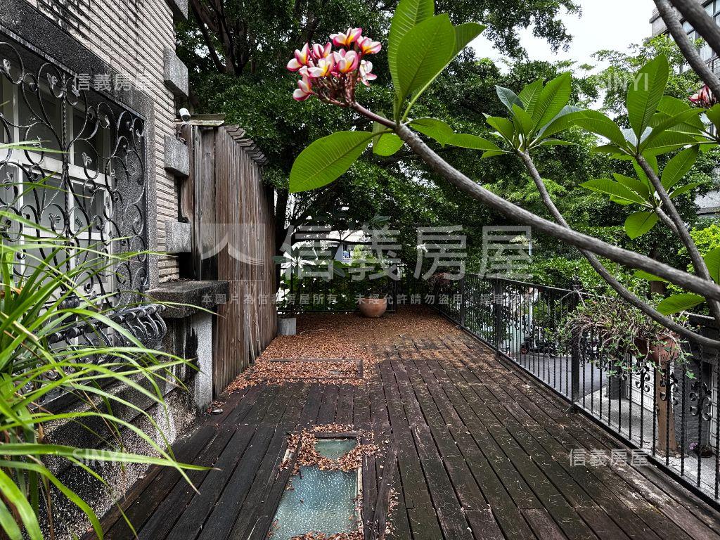 華美街大地坪別墅可停三車房屋室內格局與周邊環境